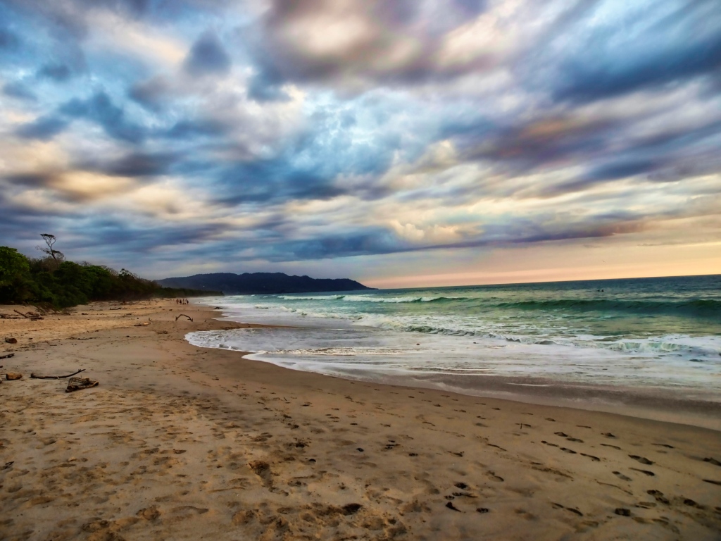 [Image: costa-rica-beach-life.jpg]