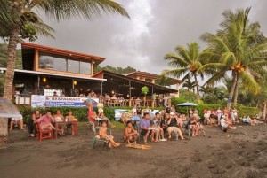 backyard-bar-playa hermosa