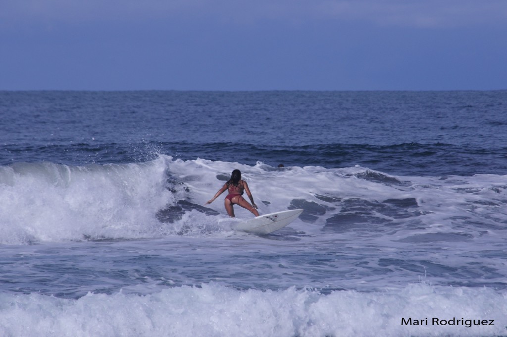 mari rodriguez surf girl playa hermosa jaco