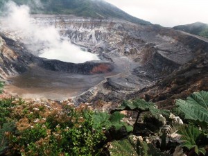 poas-volcano-costa-rica