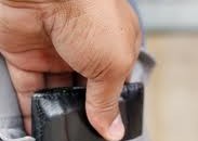 thief stealing money2