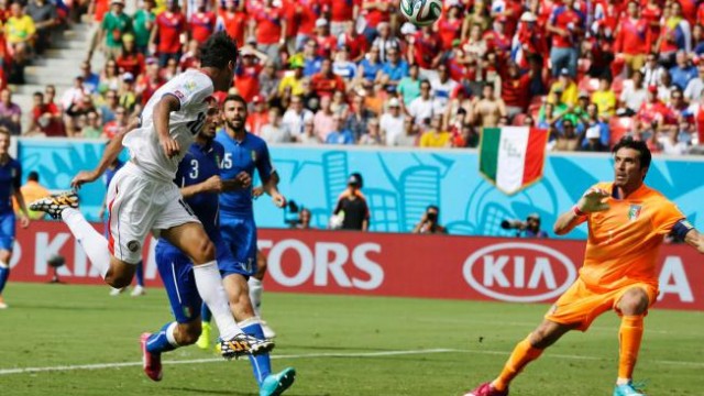 Italy-v-Costa-Rica bryan ruiz goal