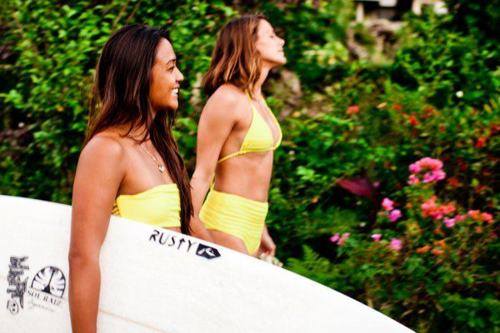 beautiful surfer girls