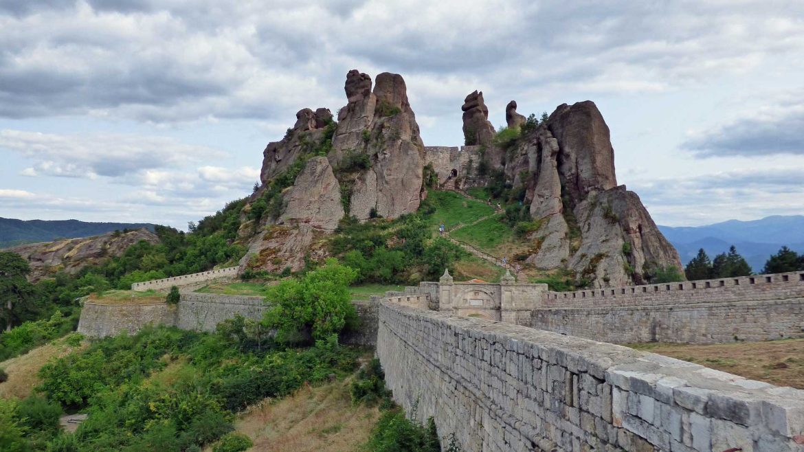 Ghosts of the Past: Top 6 Hauntingly Beautiful Bulgarian Fortresses!