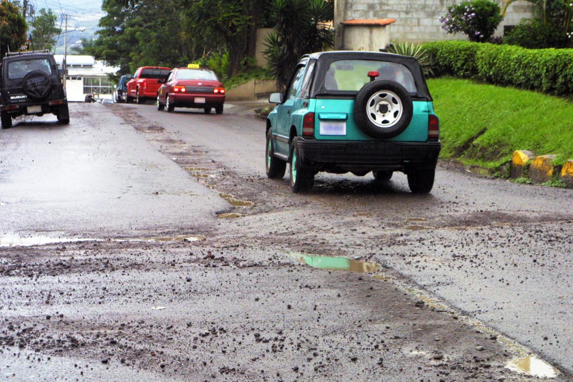 How Ticos Keep Screwing Up the Roads of Costa Rica