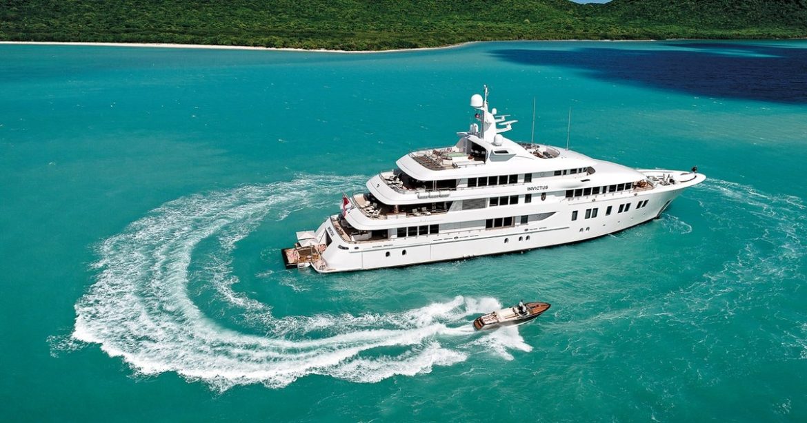 Sailing the Pura Vida Way: The Ultimate Superyacht Adventure in Costa Rica