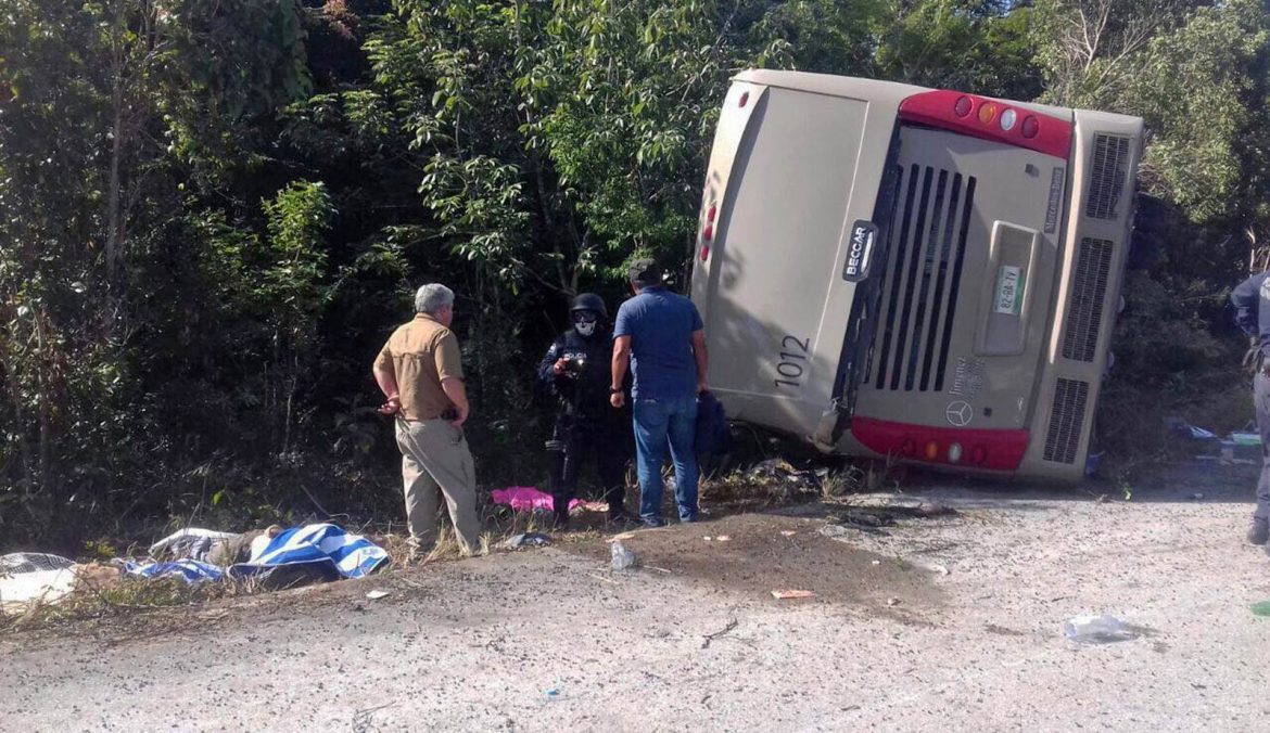 12 Killed As Tourist Bus Crashes in Mexico