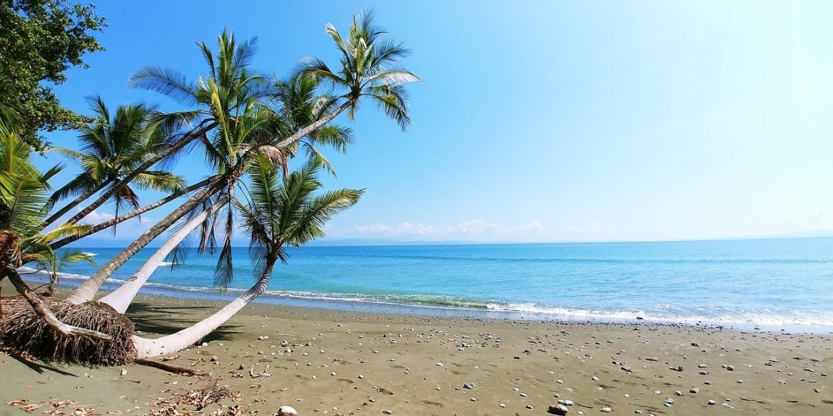 Why Do People Move From the USA to Costa Rica? Exploring the Top Reasons