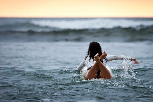 surf girls in bikinis 4
